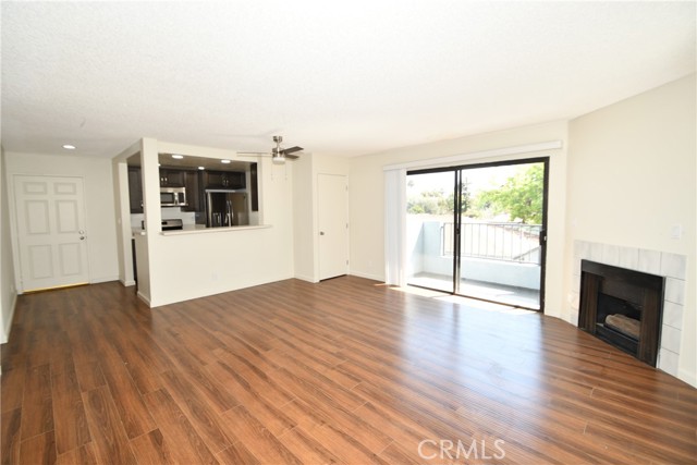 11852 Washington Place, Los Angeles CA: https://media.crmls.org/medias/c2304566-3ab5-4ef3-8583-ed3842338e80.jpg