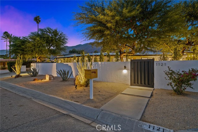 Detail Gallery Image 33 of 42 For 1121 Pasatiempo Rd, Palm Springs,  CA 92262 - 4 Beds | 4 Baths