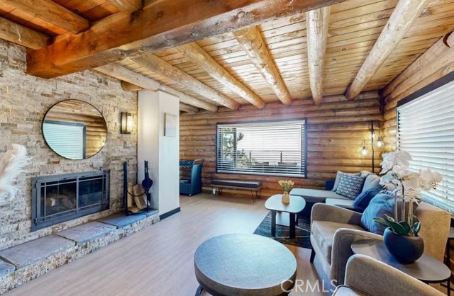 Detail Gallery Image 17 of 49 For 1960 Willow Dr, Running Springs,  CA 92382 - 4 Beds | 3 Baths