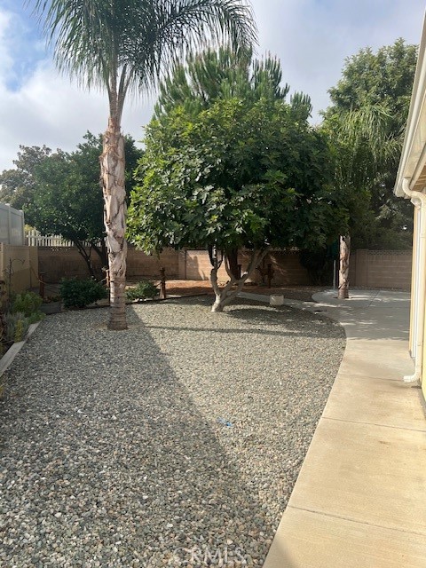 Detail Gallery Image 1 of 8 For 690 Lassen Way, Hemet,  CA 92544 - 2 Beds | 2 Baths