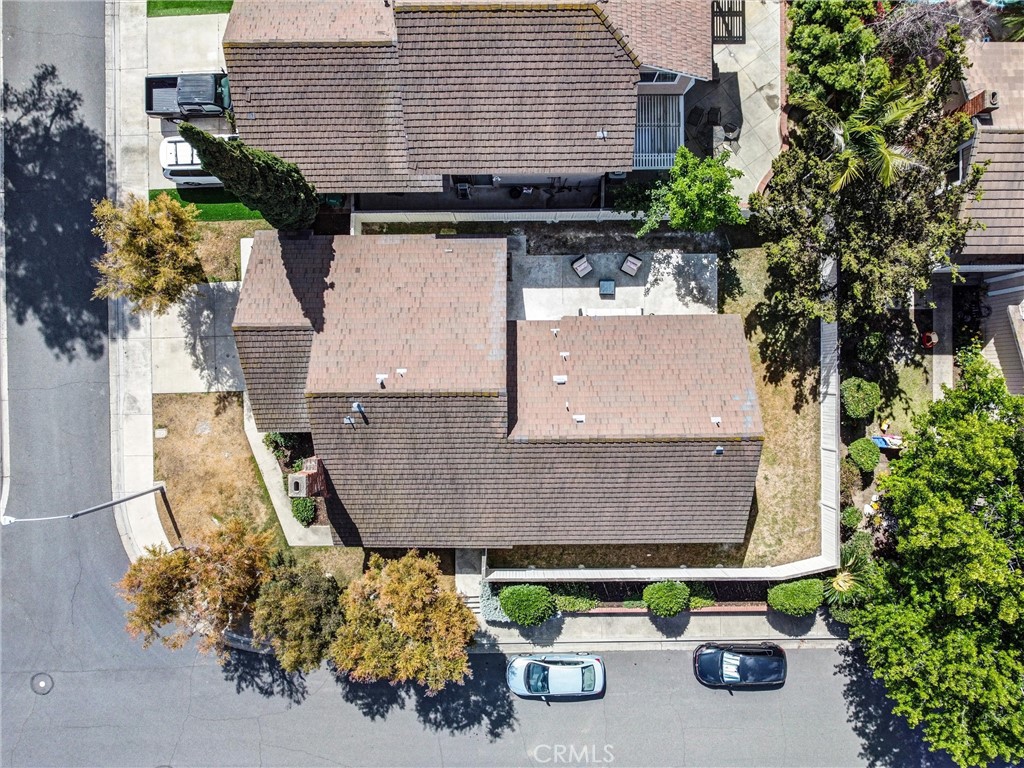 https://media.crmls.org/medias/c2318d4c-6a29-435d-8b70-4c61ccd61704.jpg?preset=X-Large