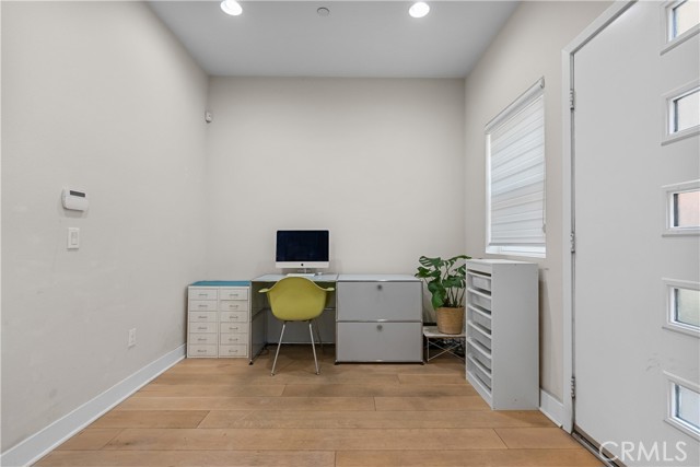 Detail Gallery Image 10 of 41 For 2753 Waverly Dr #705,  Los Angeles,  CA 90039 - 2 Beds | 3 Baths