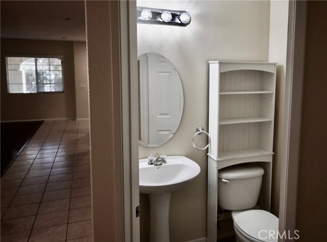 Detail Gallery Image 8 of 26 For 25798 Iris Ave #B,  Moreno Valley,  CA 92551 - 2 Beds | 2/1 Baths