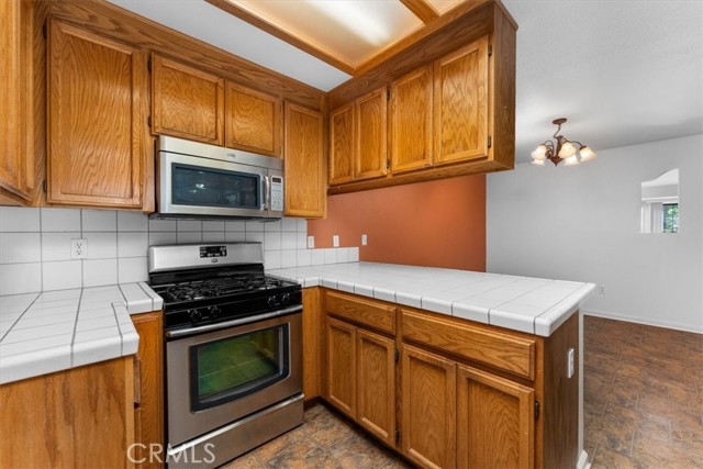 22022 Grove Circle, Red Bluff CA: https://media.crmls.org/medias/c23238a3-db89-45b8-966a-df5d863c0150.jpg