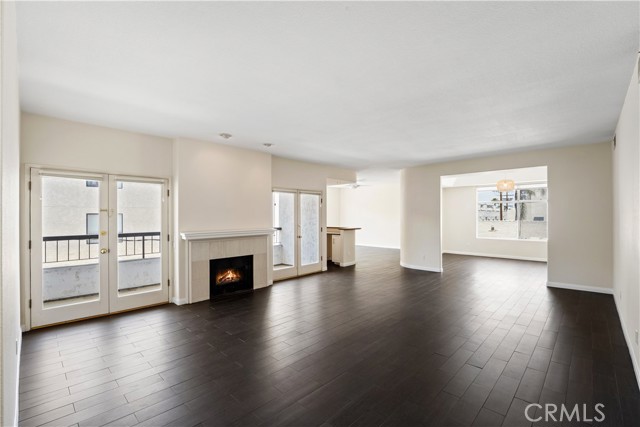 4313 Van Nuys Boulevard, Sherman Oaks CA: https://media.crmls.org/medias/c2326cdf-fb16-43e7-8896-f5039e59128b.jpg