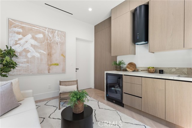 4205 Agnes Avenue, Studio City CA: https://media.crmls.org/medias/c2345603-c5c5-4a7d-835b-a6cffcc6e2f5.jpg