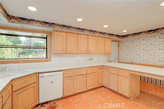 693 19th Street, Manhattan Beach, California 90266, 5 Bedrooms Bedrooms, ,1 BathroomBathrooms,Residential,Sold,19th,SB21194757