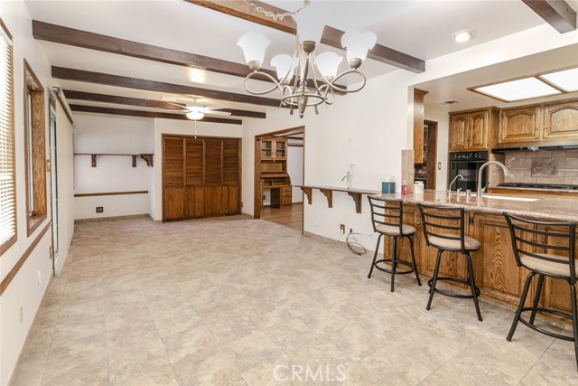 835 N Lincoln Street, Burbank CA: https://media.crmls.org/medias/c2366295-b90a-4bbb-a3e9-5b5ff27d753e.jpg