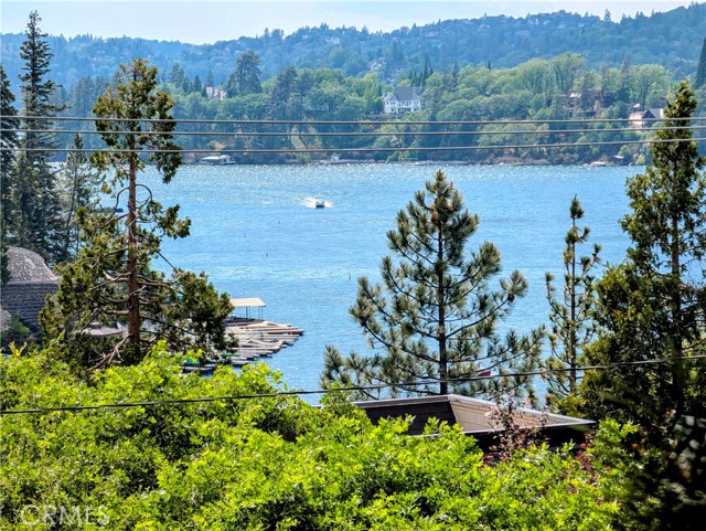 485 State Hwy 173, Lake Arrowhead CA: https://media.crmls.org/medias/c236fe11-c6c0-4533-861d-94d8916ca412.jpg
