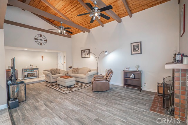 Detail Gallery Image 5 of 38 For 2650 Belburn Pl, Simi Valley,  CA 93065 - 5 Beds | 2 Baths