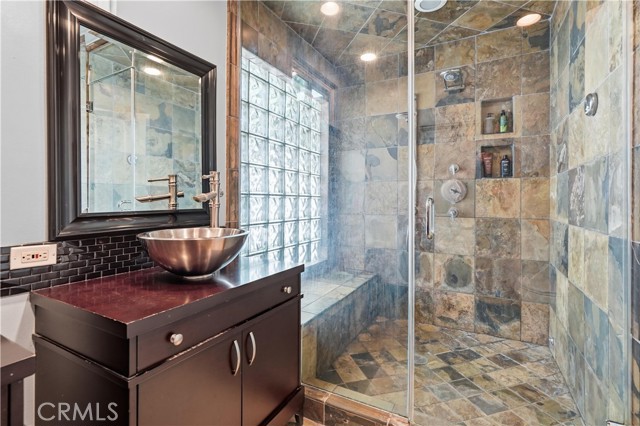 Detail Gallery Image 13 of 40 For 5244 Baza Ave, Woodland Hills,  CA 91364 - 3 Beds | 3 Baths