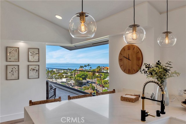 Detail Gallery Image 21 of 68 For 553 Temple Hills Dr, Laguna Beach,  CA 92651 - 5 Beds | 4/1 Baths