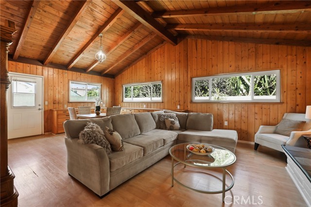 20071 Moontide Circle, Huntington Beach CA: https://media.crmls.org/medias/c2397210-c05f-4e09-9cad-426545192b74.jpg