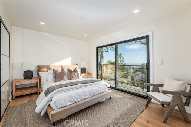 Junior suite with ocean view balcony