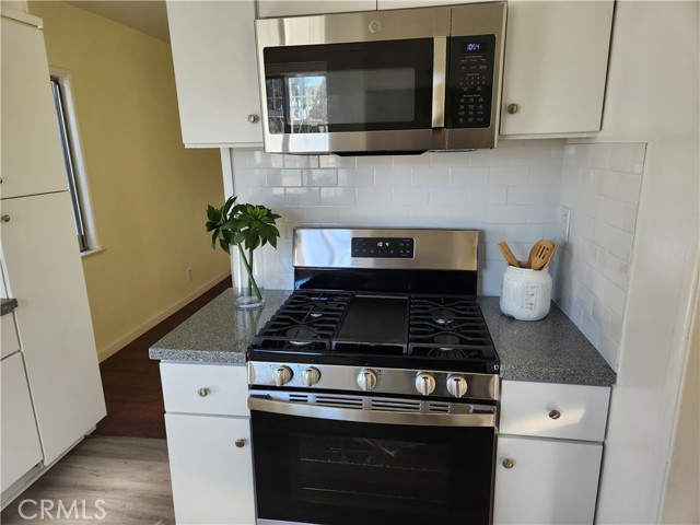 Detail Gallery Image 3 of 7 For 5301 Aldrich Rd, South Gate,  CA 90280 - 3 Beds | 1 Baths