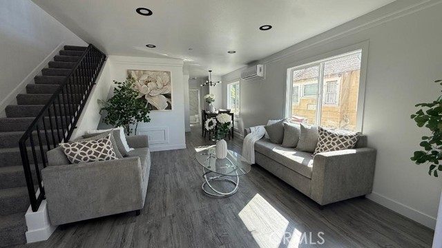 Detail Gallery Image 3 of 11 For 9412 Wilmington Ave, Los Angeles,  CA 90002 - 4 Beds | 3 Baths