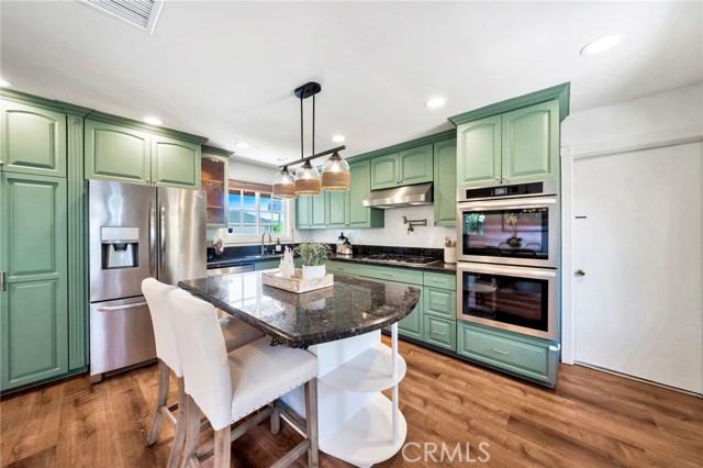 15372 Shasta Lane, Huntington Beach CA: https://media.crmls.org/medias/c23afaad-64d9-4e94-8356-10bc14600ba0.jpg