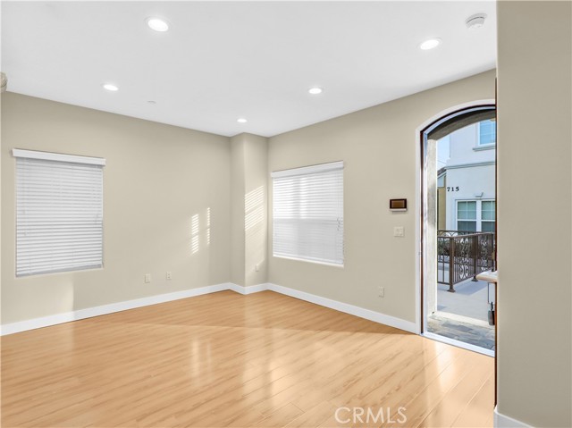 Detail Gallery Image 4 of 10 For 723 S Stoneman, Alhambra,  CA 91801 - – Beds | – Baths