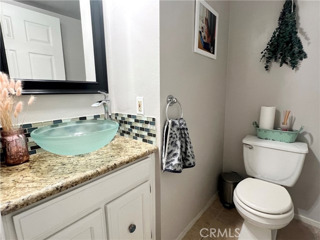 Detail Gallery Image 9 of 17 For 19950 Sherman Way a,  Winnetka,  CA 91306 - 3 Beds | 3/1 Baths