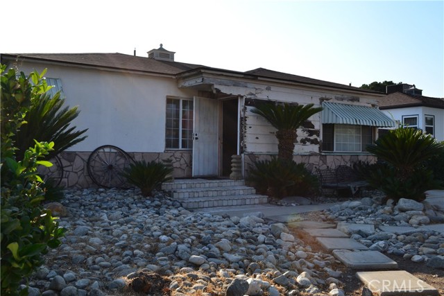 2121 N Pass Avenue, Burbank CA: https://media.crmls.org/medias/c23c8e75-6c81-430f-9e98-b72595952854.jpg