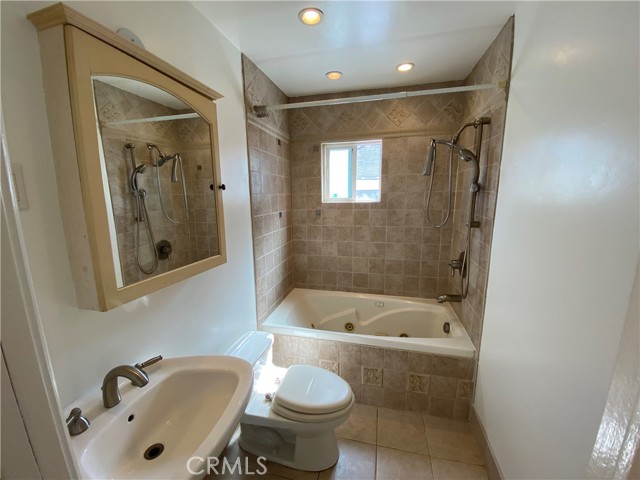 Detail Gallery Image 7 of 17 For 1067 W 25th St, San Pedro,  CA 90731 - 2 Beds | 1 Baths