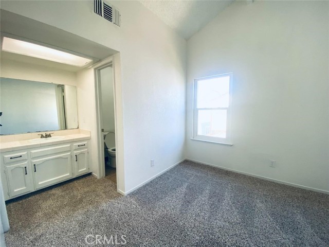 Detail Gallery Image 16 of 30 For 3582 W Terrace Ave, Fresno,  CA 93722 - 3 Beds | 2/1 Baths