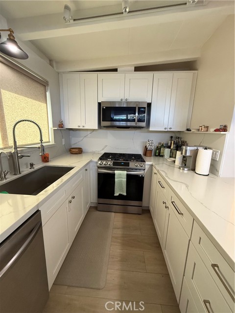 Detail Gallery Image 5 of 12 For 6591 Arizona St, Buena Park,  CA 90621 - 3 Beds | 2 Baths