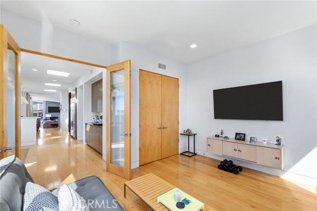 Detail Gallery Image 34 of 67 For 308 17th St, Manhattan Beach,  CA 90266 - 4 Beds | 3/1 Baths