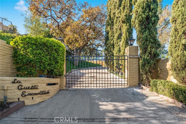 24971 KIT CARSON Road, Hidden Hills CA: https://media.crmls.org/medias/c23db0dc-d4b7-4627-8c77-7b38ba6056b8.jpg