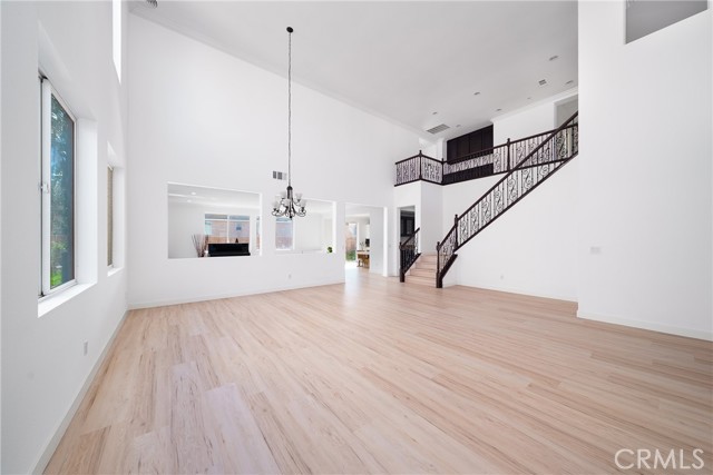 Detail Gallery Image 4 of 29 For 13723 Deerpath, Corona,  CA 92880 - 6 Beds | 5 Baths