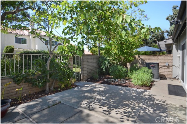 Detail Gallery Image 17 of 27 For 55 Oak Tree, Irvine,  CA 92612 - 2 Beds | 2 Baths