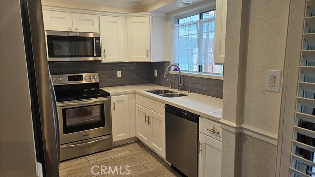 22947 Nadine Circle, Torrance CA: https://media.crmls.org/medias/c23ecf88-8f85-484c-a5c7-0d1a91f091f2.jpg