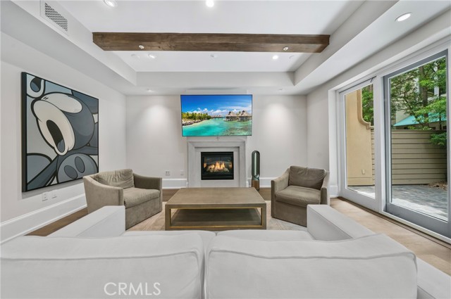 823 S Bundy Drive, Los Angeles CA: https://media.crmls.org/medias/c23ed8c0-df86-4b3a-872c-fe65241f82ae.jpg