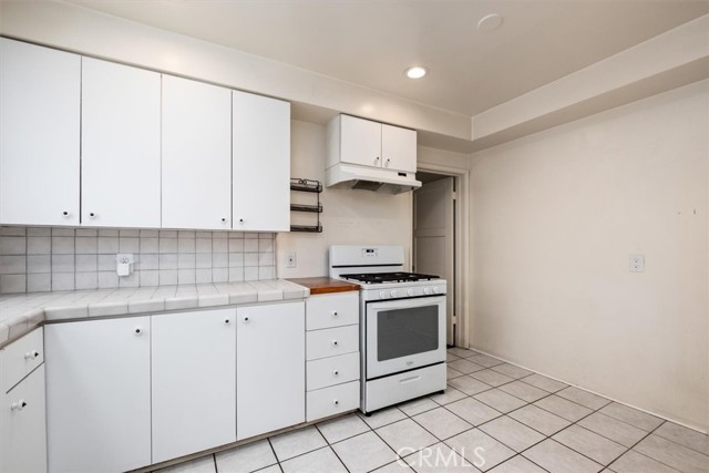 Detail Gallery Image 10 of 21 For 5623 Cedros Ave, Sherman Oaks,  CA 91411 - 3 Beds | 1 Baths