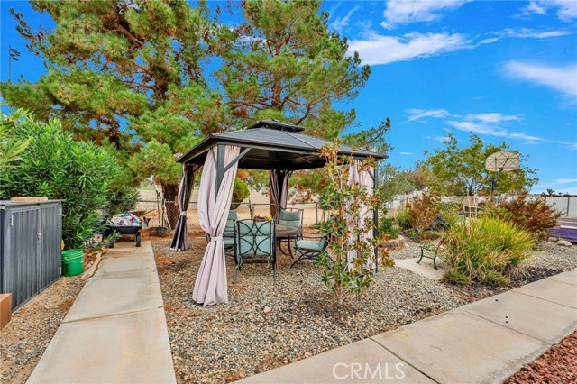 11359 Courtside, Victorville CA: https://media.crmls.org/medias/c23f754e-28b3-4917-a55a-260b5c515a02.jpg