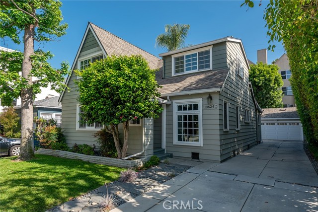 Detail Gallery Image 2 of 22 For 10624 Bloomfield #a St, Toluca Lake,  CA 91602 - 1 Beds | 1 Baths