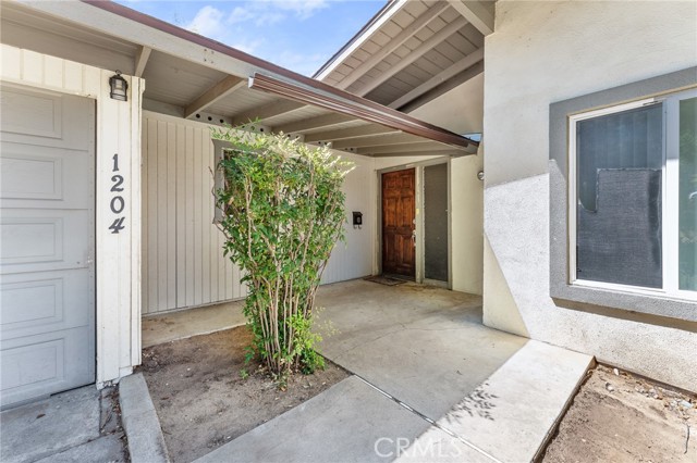 1204 San Jacinto, Redlands CA: https://media.crmls.org/medias/c2408f59-bfe4-4c1e-8047-2cbd5e7bfdaf.jpg