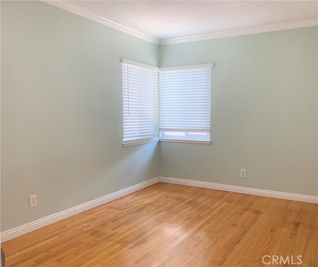 Detail Gallery Image 6 of 8 For 1638 Grove Pl, Fullerton,  CA 92831 - 4 Beds | 2 Baths