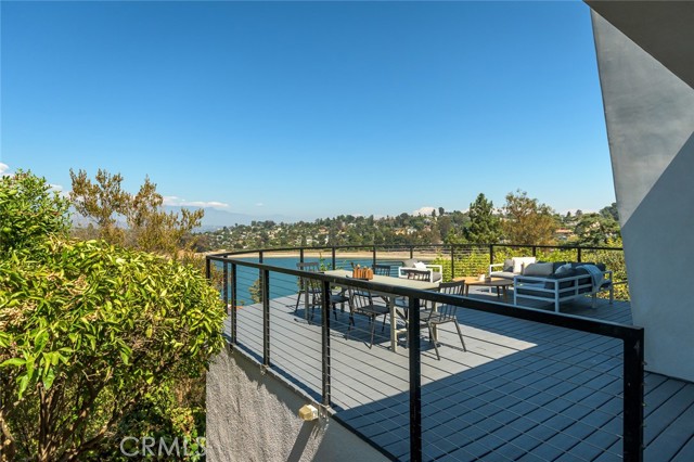 Detail Gallery Image 48 of 71 For 2023 Kenilworth Ave, Los Angeles,  CA 90039 - 3 Beds | 2 Baths