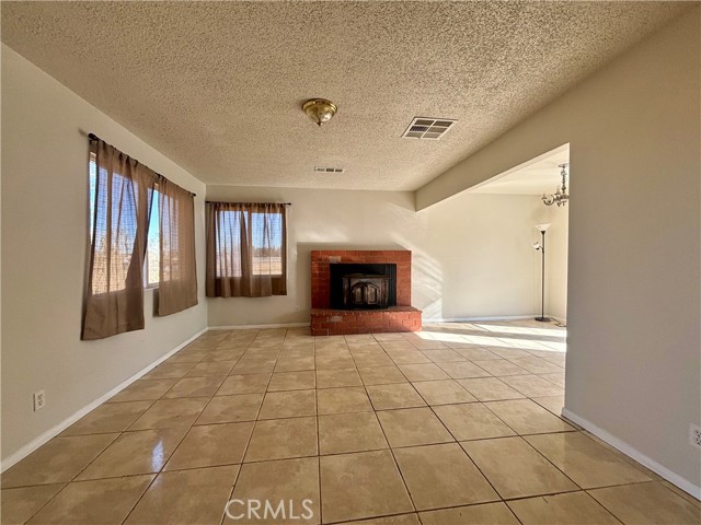 Detail Gallery Image 9 of 21 For 5037 W Avenue M8, Lancaster,  CA 93536 - 4 Beds | 2 Baths