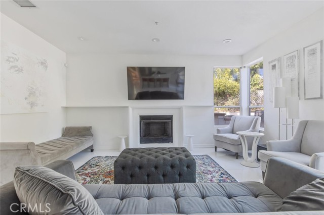 Detail Gallery Image 27 of 65 For 17835 Mayerling St, Granada Hills,  CA 91344 - 5 Beds | 5/1 Baths