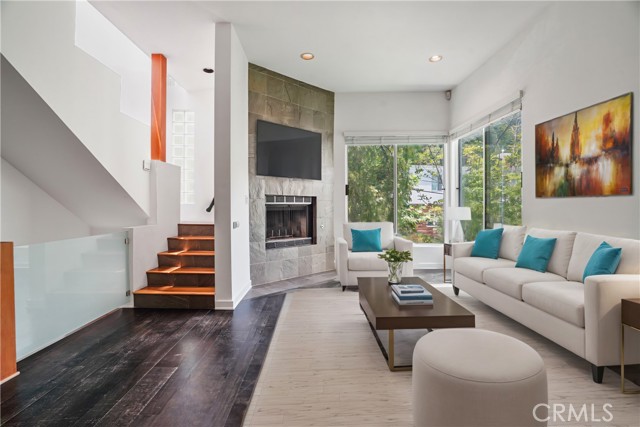 Detail Gallery Image 1 of 24 For 8738 Wonderland Ave, Los Angeles,  CA 90046 - 2 Beds | 2 Baths