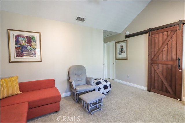 21055 Avenida Magnifica, Lake Forest CA: https://media.crmls.org/medias/c24347c3-e2c5-4c62-b9d9-f204e9c54b1d.jpg