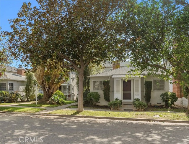 Detail Gallery Image 2 of 19 For 10372 Ashton Ave, Los Angeles,  CA 90024 - – Beds | – Baths