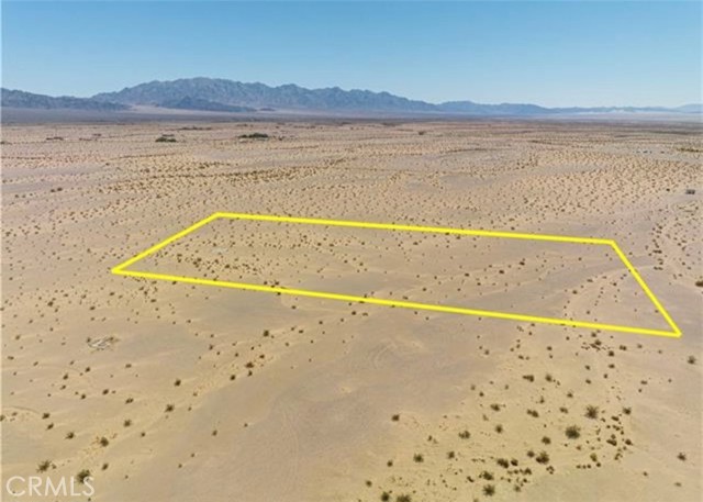 62816 Hollywood Lane, 29 Palms CA: https://media.crmls.org/medias/c2439d5e-b41e-4df2-af24-bf6d116f96bf.jpg
