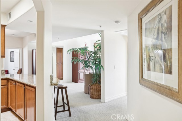 Detail Gallery Image 10 of 41 For 14343 Burbank Bld #301,  Sherman Oaks,  CA 91401 - 3 Beds | 2 Baths