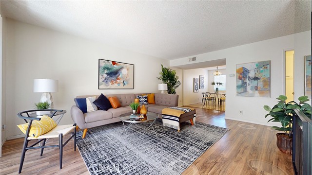 630 East Garfield Avenue, 4 photo 3