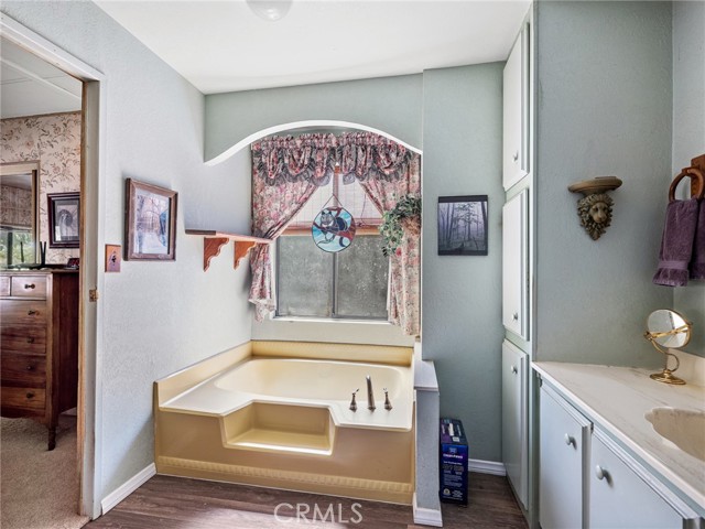 19976 Cornelian, Apple Valley CA: https://media.crmls.org/medias/c2443de8-9f40-4b3c-bebe-998fd31fc917.jpg