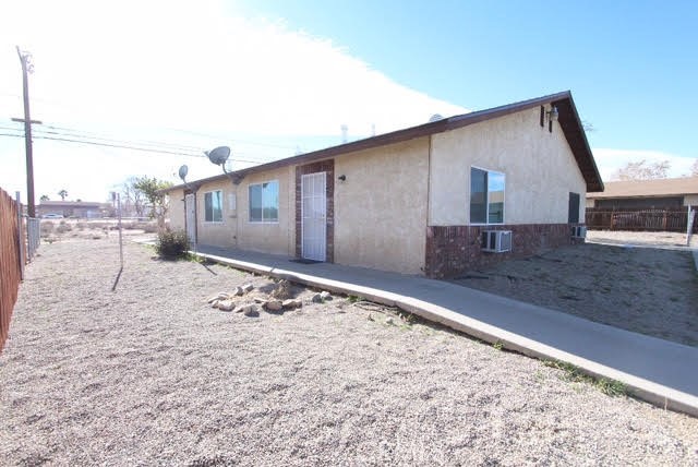 16315 Juniper Street, Hesperia CA: https://media.crmls.org/medias/c24474e2-59b6-4862-bb53-7f6686c83869.jpg