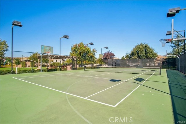 Detail Gallery Image 4 of 34 For 26426 Cardinal Dr, Canyon Country,  CA 91387 - 4 Beds | 3/1 Baths